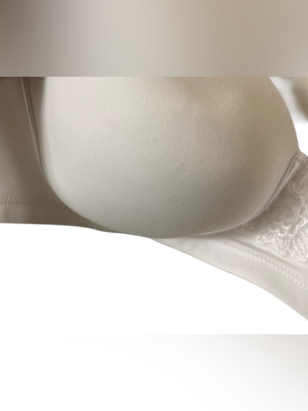 Set of 2 Vanity Fair Size 36C Tan/Beige and White Light Padded Wireless Bras - Picture 12 of 12